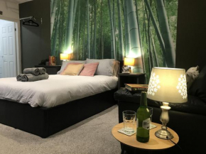 Contemporary 1 bed studio for comfy stay in Wigan